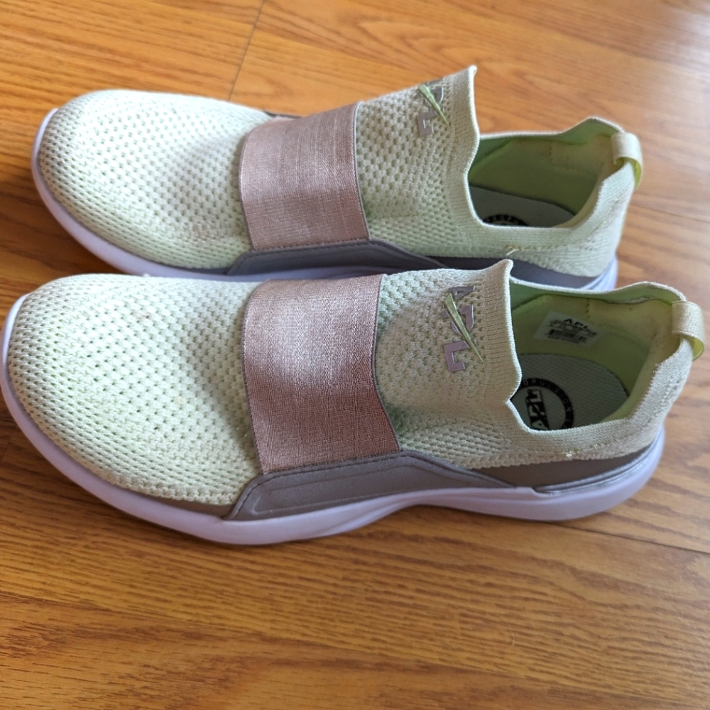 APL Women's Techbloom Bliss Zest/Metallic Silver/White Size 8